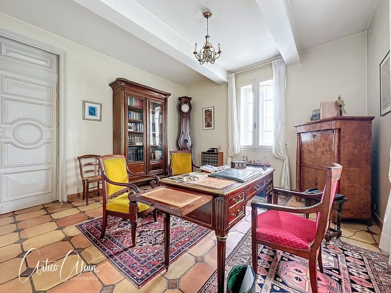 Maison bourgeoise - 213 m² - 8 pièces