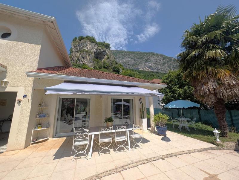Villa - 145 m² - 6 pièces