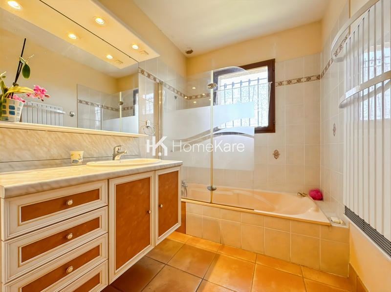 Maison - 160 m² - 7 pièces