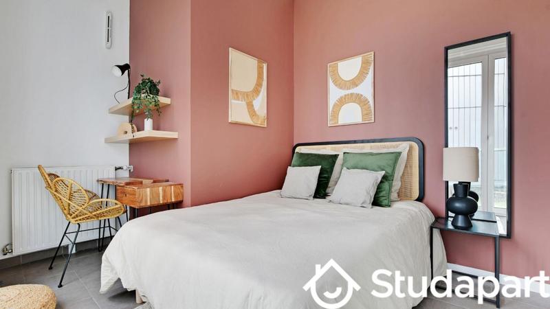 Chambre - 9 m² - 1 pièce