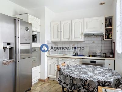 Maison traditionnelle - 135 m² - 7 pièces