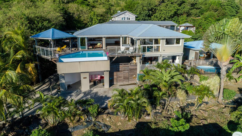 Demeure - 121 m² - 9 pièces