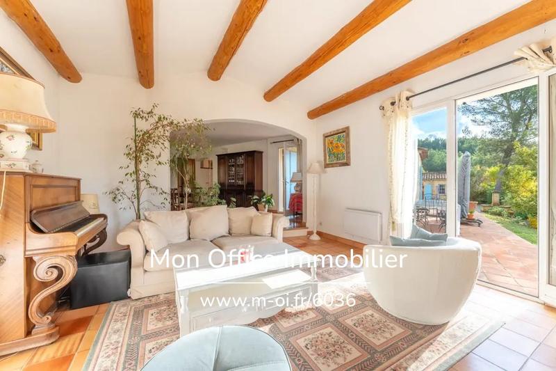 Maison - 185 m² - 7 pièces