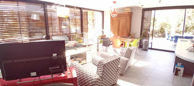 Maison contemporaine - 183 m² - 7 pièces