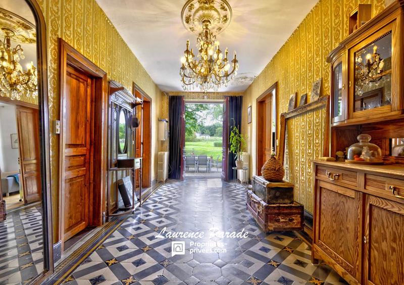 Maison - 590 m² - 19 pièces