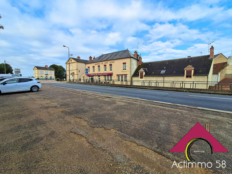 Fonds de commerce - Magasins - 1 080 m²