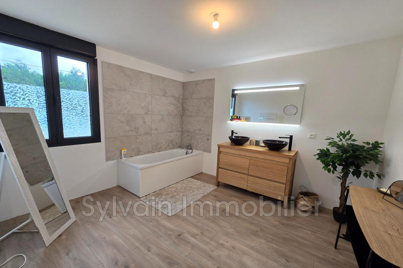 Pavillon - 165 m² - 6 pièces