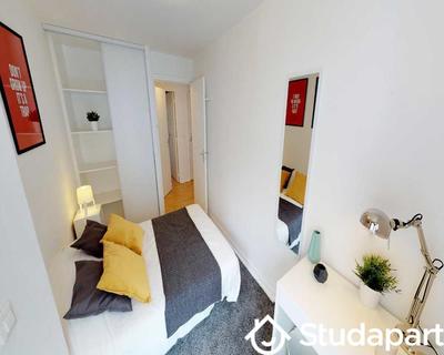 Chambre - 70 m² - 1 pièce