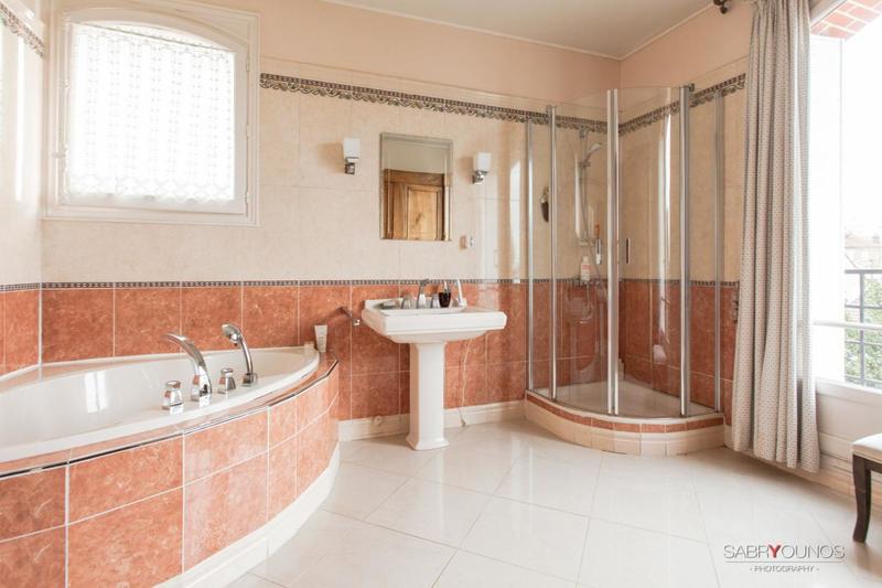 Maison - 210 m² - 8 pièces