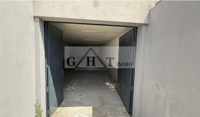 Entrepôt - 250 m²