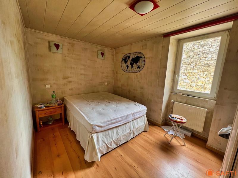 Maison - 230 m² - 9 pièces