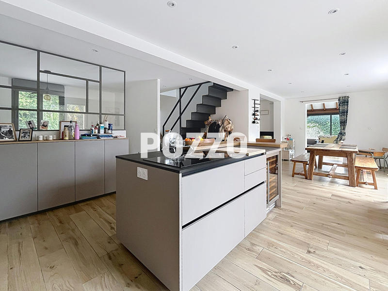 Maison - 166 m² - 6 pièces