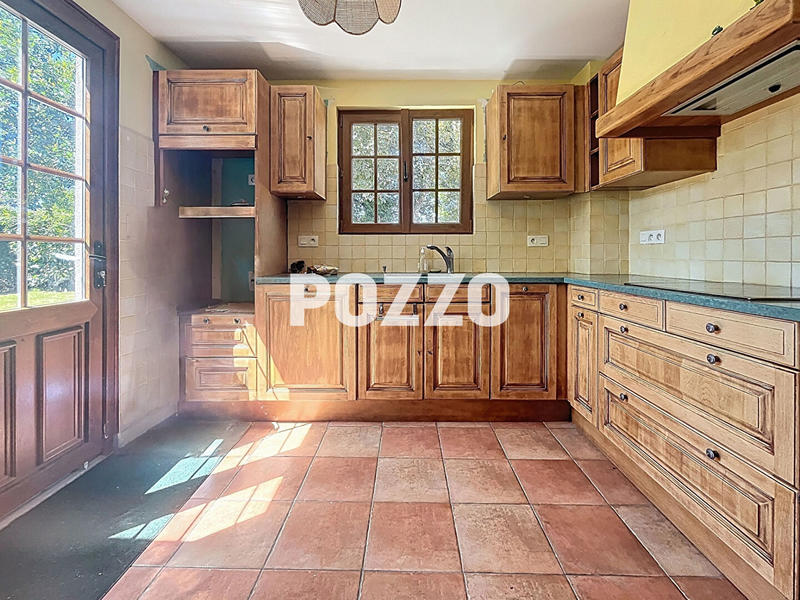 Maison - 202 m² - 8 pièces