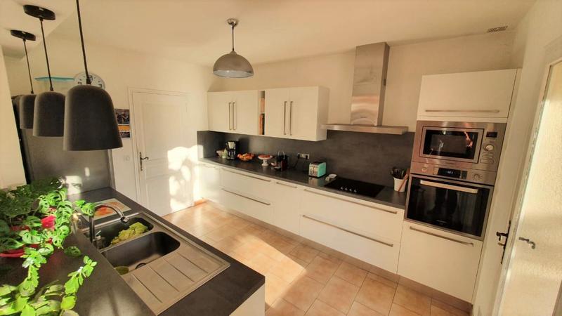 Villa - 227 m² - 6 pièces