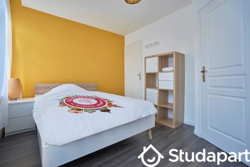 Chambre - 11 m² - 1 pièce