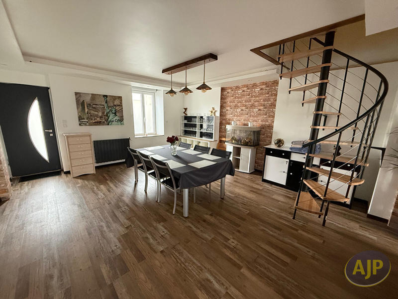 Maison - 158 m² - 7 pièces