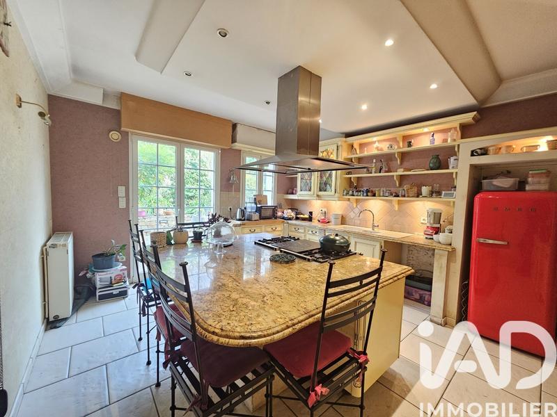 Maison - 247 m² - 5 pièces