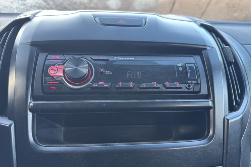 Isuzu d-max 1.9 Td 164 Crew Cab Satel