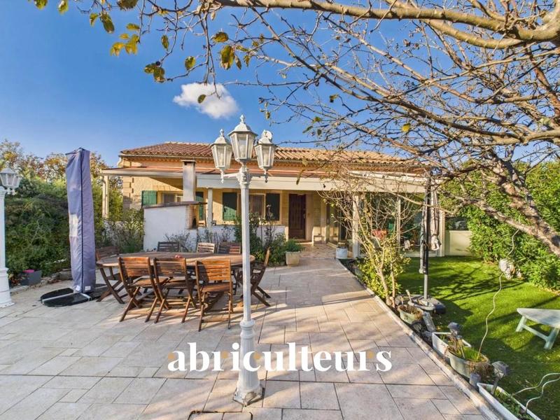 Maison - 232 m² - 8 pièces