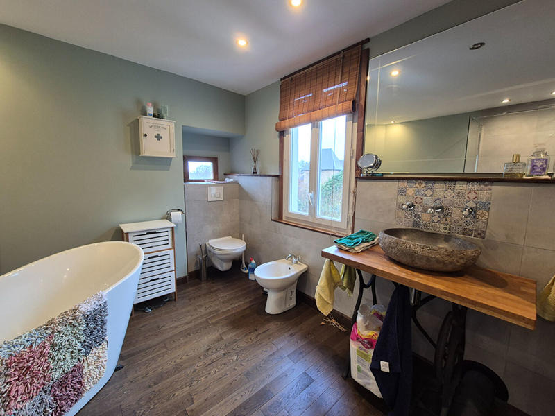 Maison - 226 m² - 9 pièces