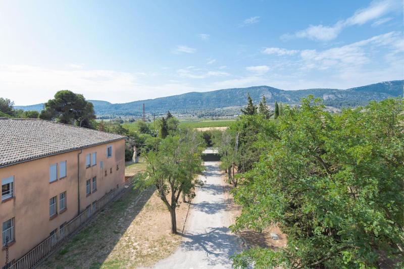 Maison - 3 706 m² - 13 pièces