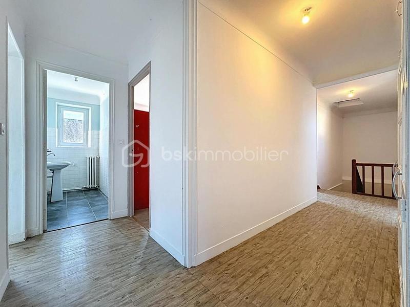 Maison traditionnelle - 158 m² - 6 pièces