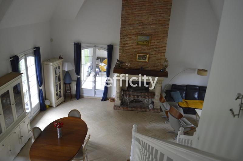 Demeure - 350 m² - 11 pièces