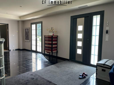 Maison - 318 m² - 7 pièces