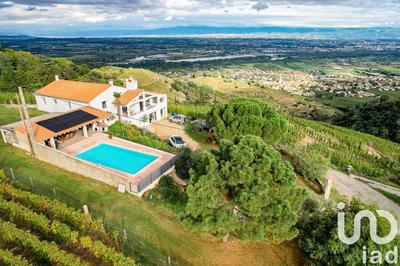 Maison - 220 m² - 9 pièces