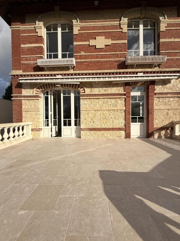 Maison de maîtres - 241 m² - 8 pièces