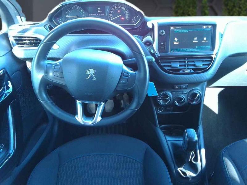 Peugeot 208 1.2 PureTech 82 cv E6.c Signature 5p
