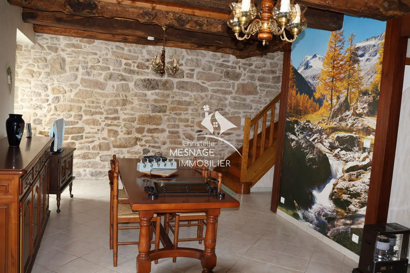 Maison - 180 m² - 8 pièces