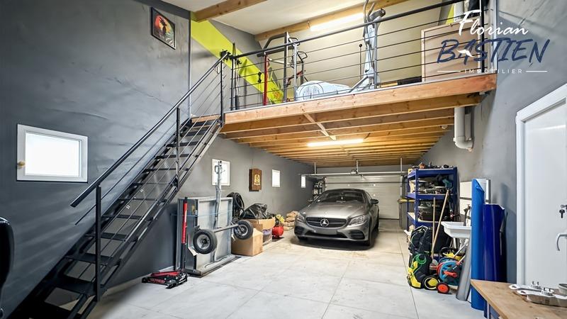 Maison - 180 m² - 7 pièces