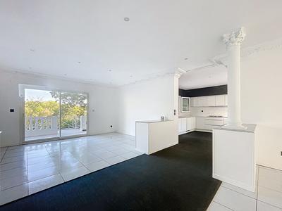 Maison - 200 m² - 6 pièces