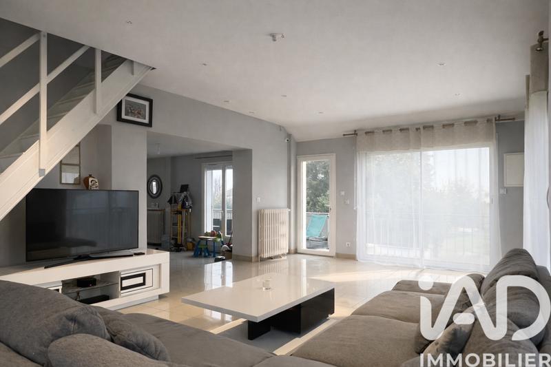 Maison - 176 m² - 8 pièces