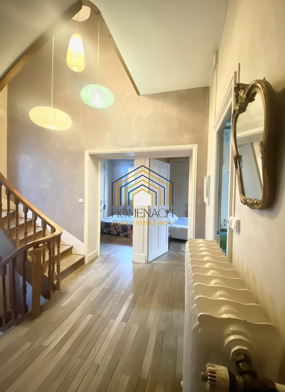 Villa - 203 m² - 8 pièces