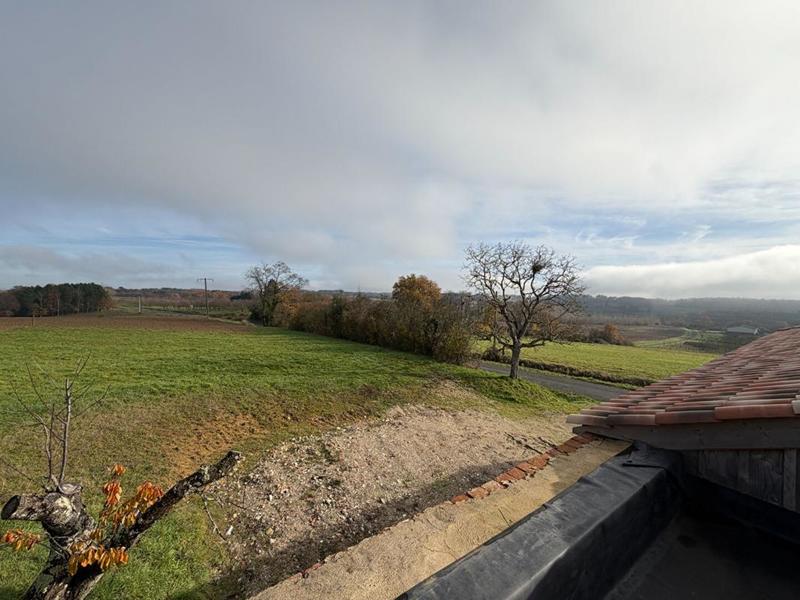 Maison - 260 m² - 1 pièce