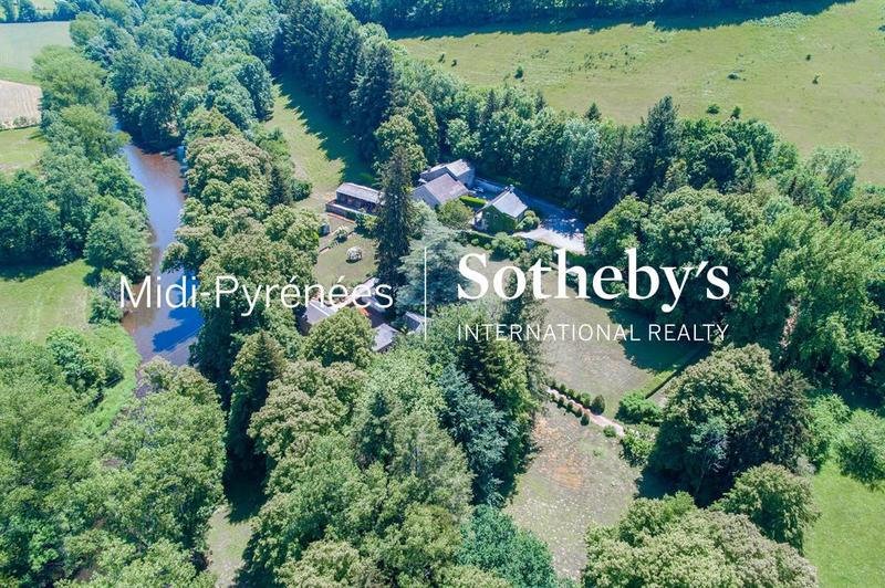 Manoir - 1 000 m² - 28 pièces