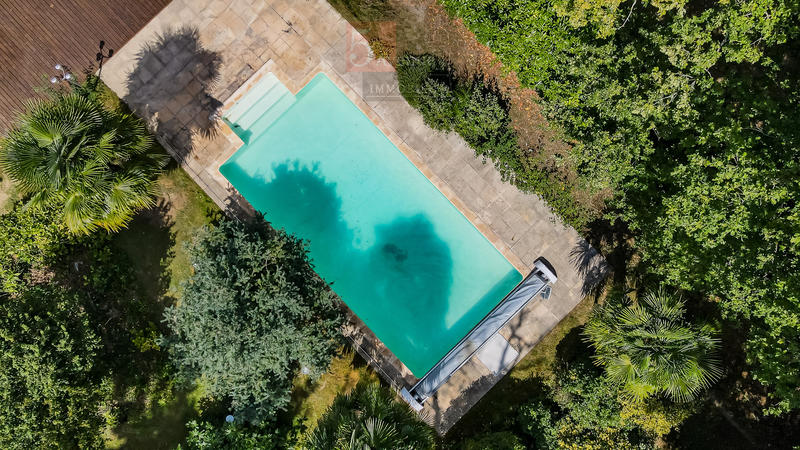 Maison - 195 m² - 8 pièces