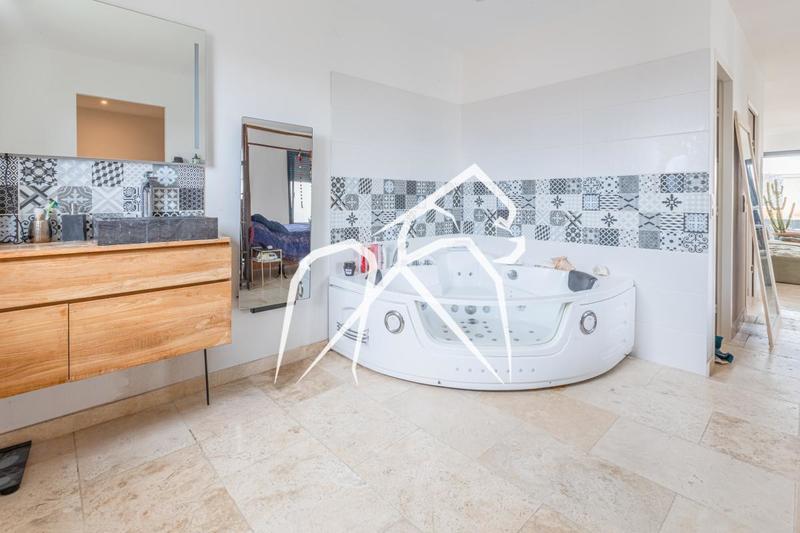 Maison ancienne - 194 m² - 5 pièces