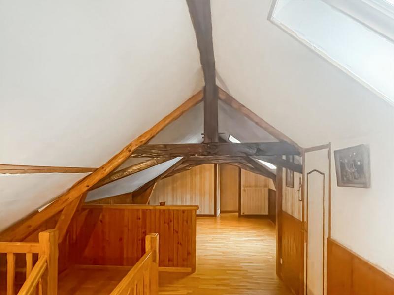 Maison - 250 m² - 10 pièces