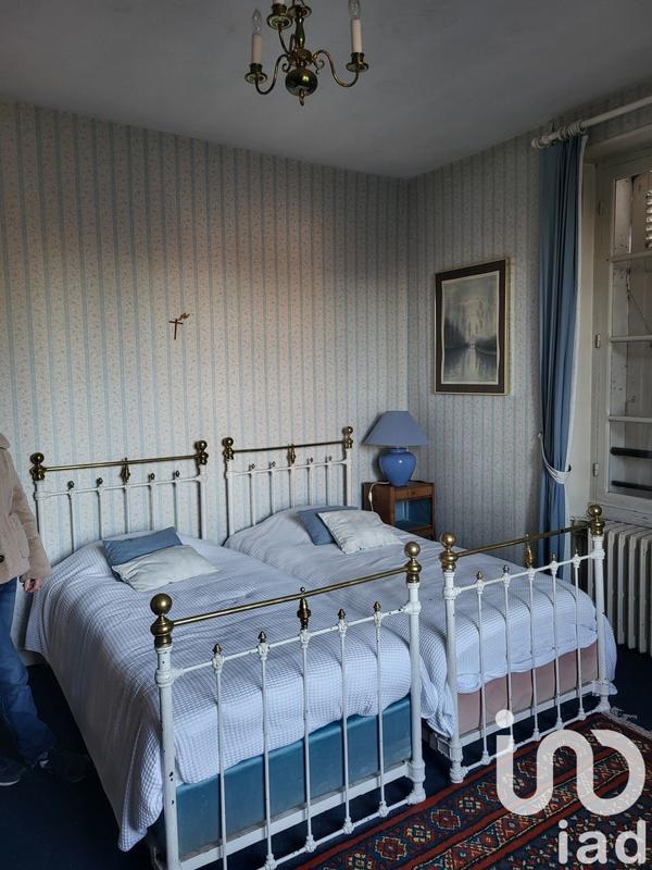 Maison - 230 m² - 9 pièces