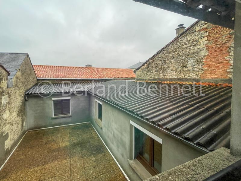 Maison - 300 m² - 7 pièces