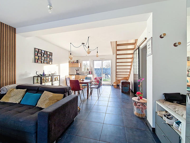 Maison - 98 m² - 6 pièces