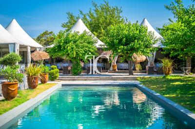 Mas - 466 m² - 13 pièces