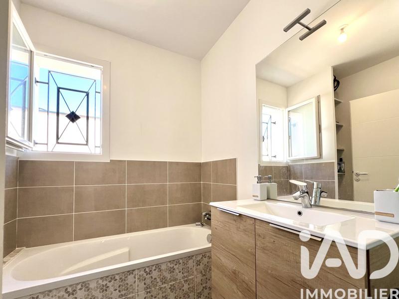 Maison - 96 m² - 5 pièces