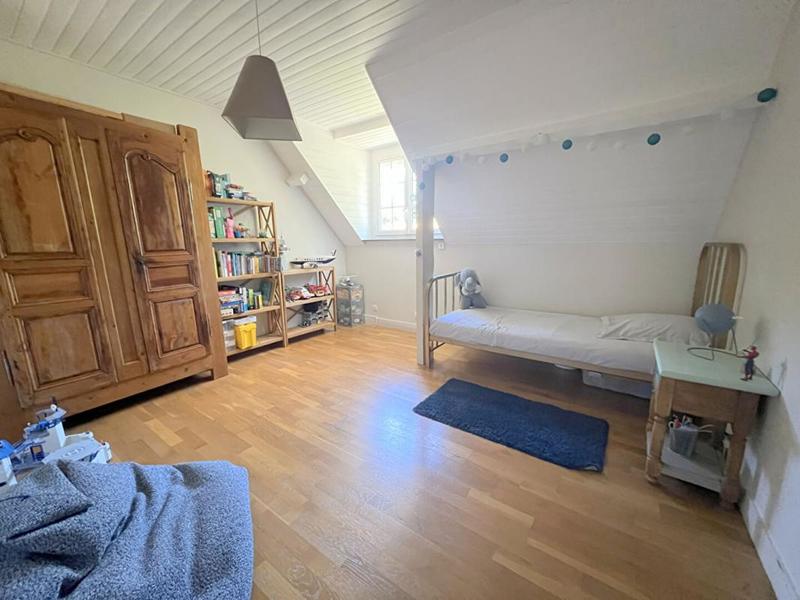 Maison - 230 m² - 9 pièces