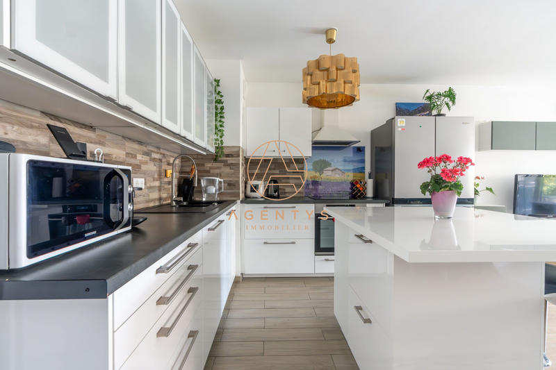 Appartement - 89 m² - 4 pièces