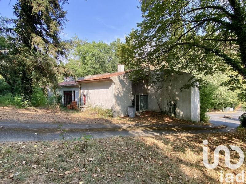 Maison - 620 m² - 8 pièces