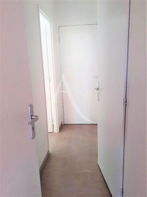 Local commercial - 53 m² - 4 pièces